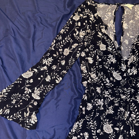 Romper - Picture 2 of 6